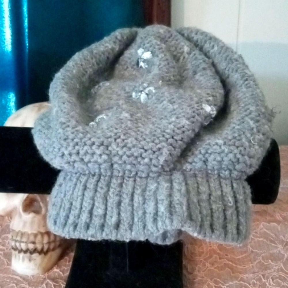 Grey Hollister beanie tobbogan cap